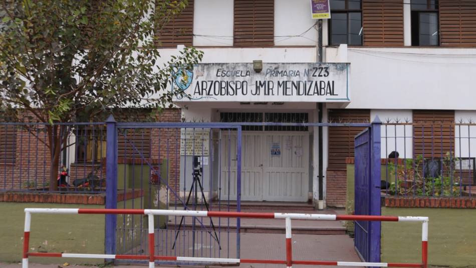 Padres de alumnos de la escuela Mendizábal exigen que investiguen casos de abusos y denuncian amenazas 