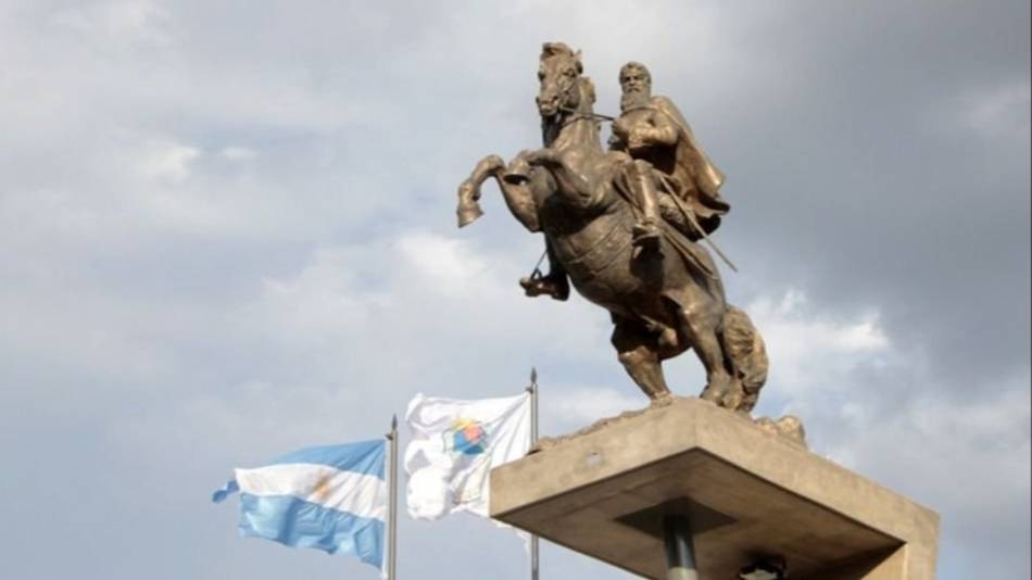 Homenaje al Héroe Gaucho Jujeño en marcha