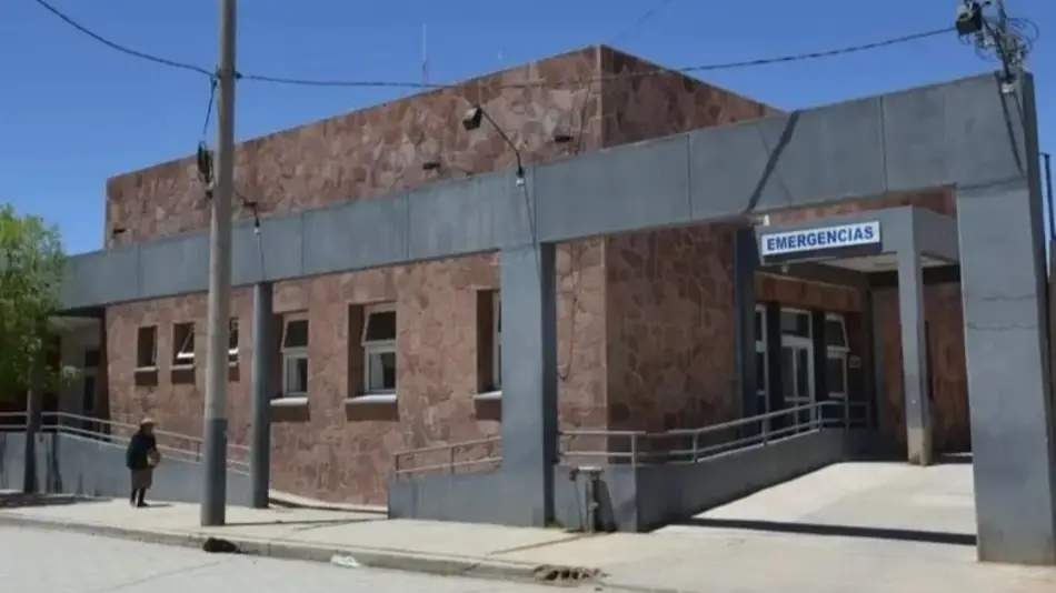 Fue hospitalizado luego de volcar con su camioneta