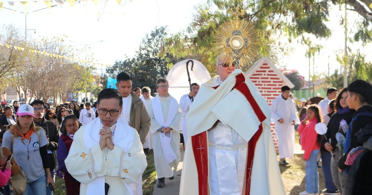 Fieles celebraron con gran devoción el Corpus Christi