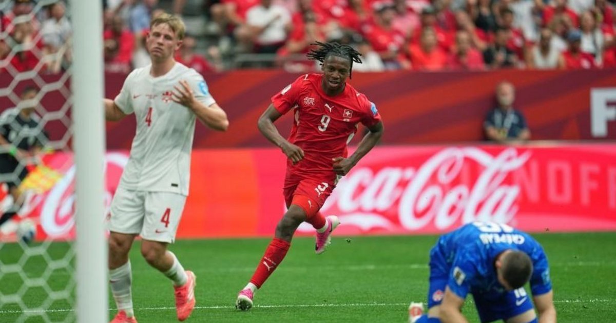Suiza ganó y terminó como líder del Grupo B