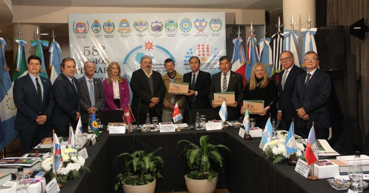 Legisladores jujeños en la 58 Sesión Plenaria del Parlamento del Norte Grande en Santiago del Estero