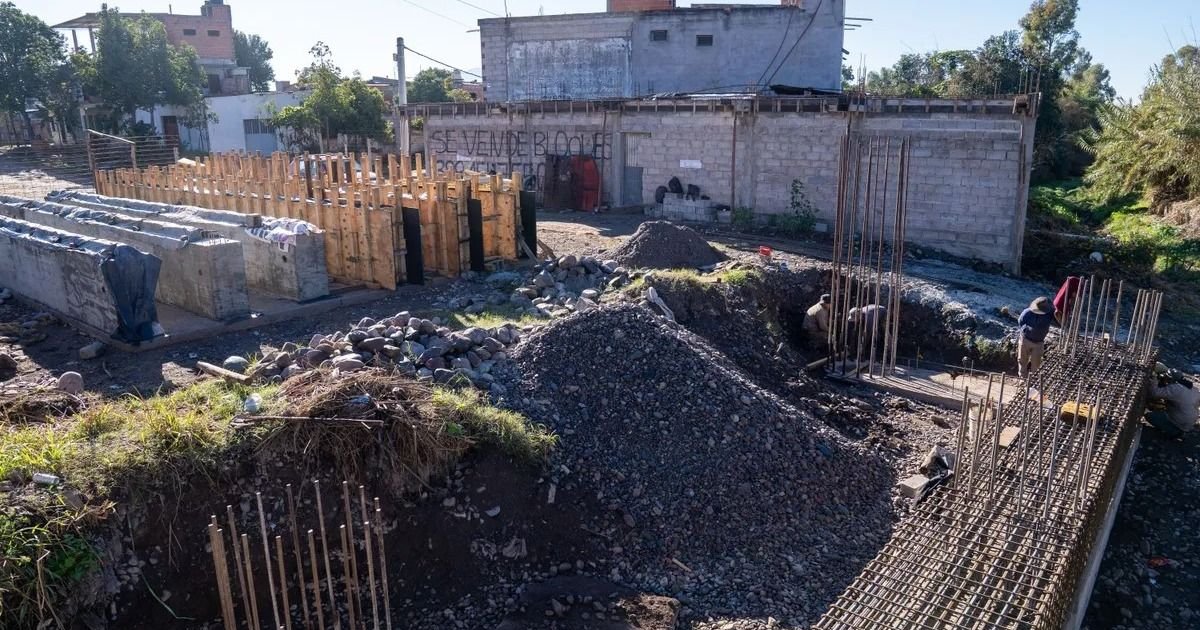 Avanzan obras del nuevo puente en avenida Snopek
