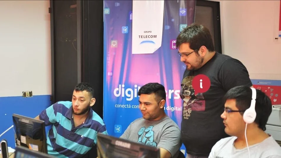 Telecom lanzó las capacitaciones tecnológicas "Digit@alers"