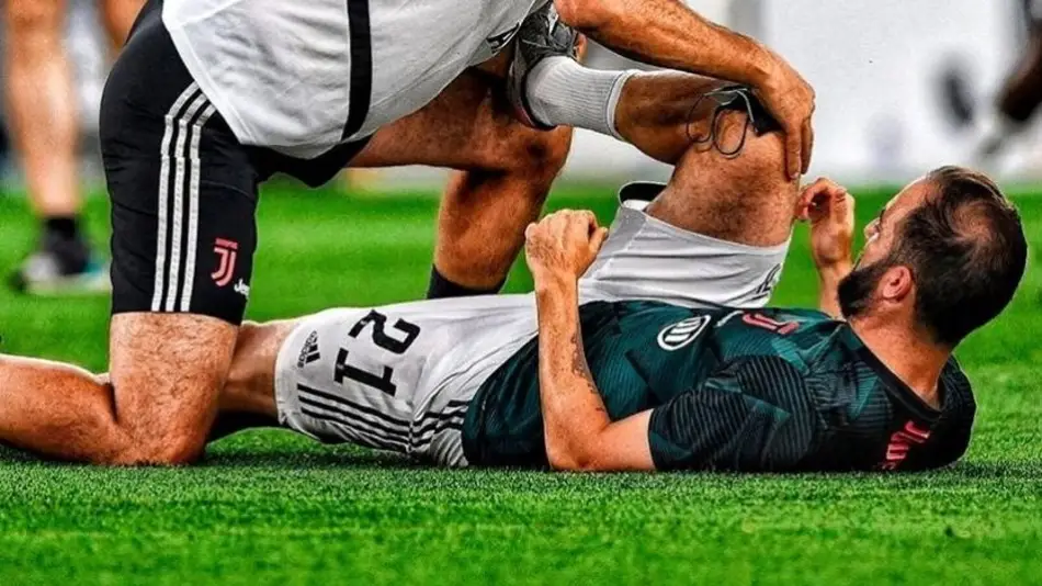 Higuaín iba a ser titular, pero se lesionó entrando en calor
