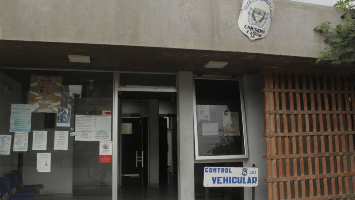 A punta de pistola le robaron a la salida de un cajero