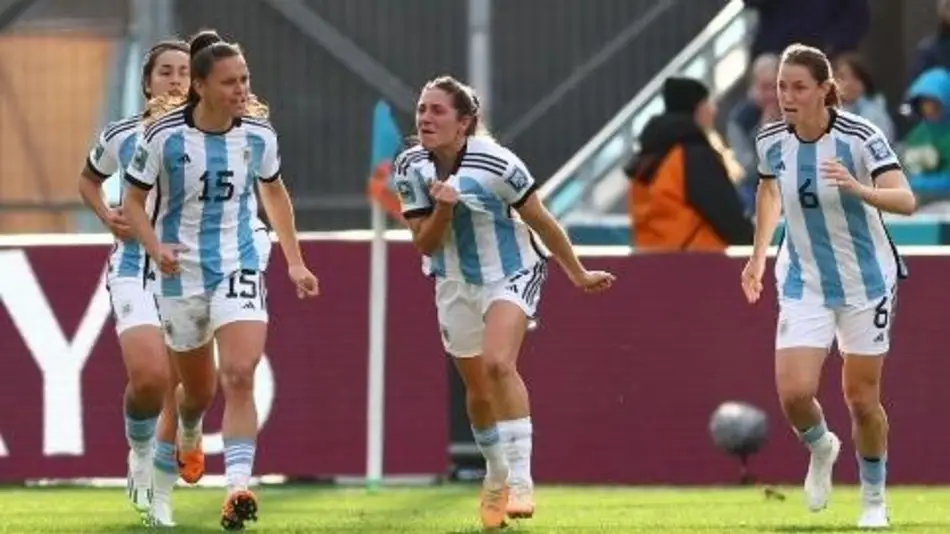 Argentina perdía por dos goles y consiguió un empate de oro ante Sudáfrica