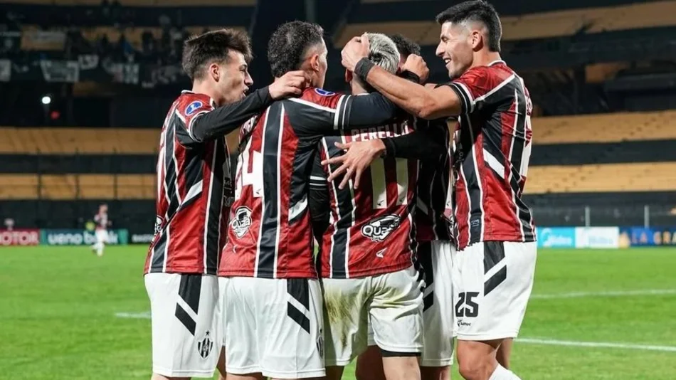 Central Córdoba goleó y avanzó a octavos