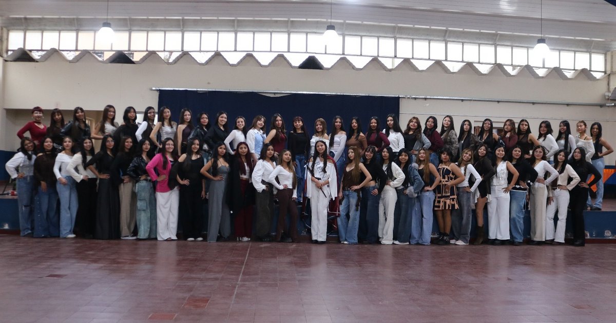 El Colegio N°2 elige a su nueva soberana y palpita el Mundial