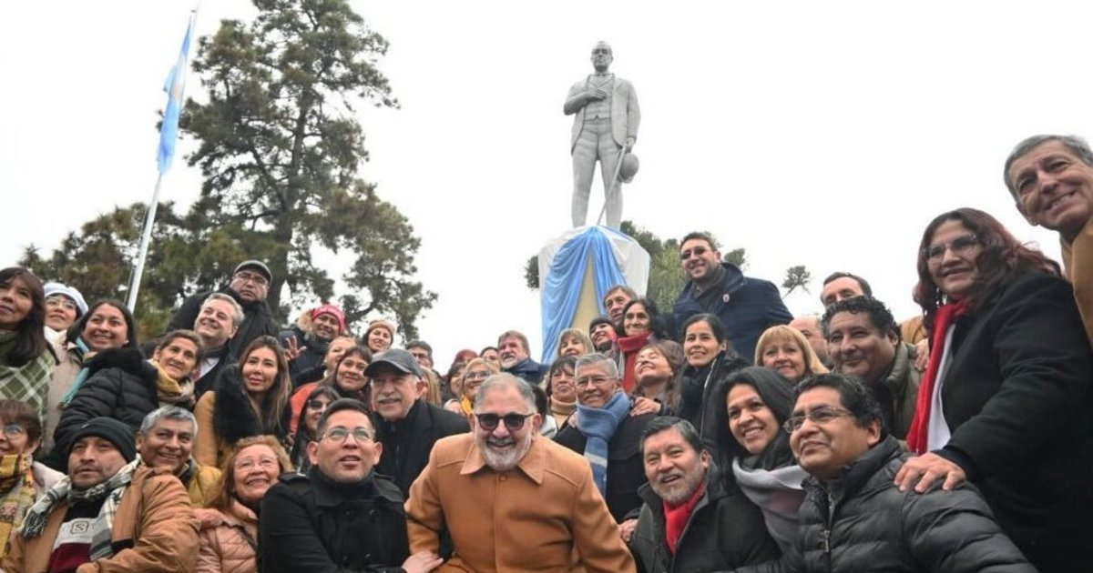 Homenaje a Yrigoyen a 93 años de su paso a la eternidad