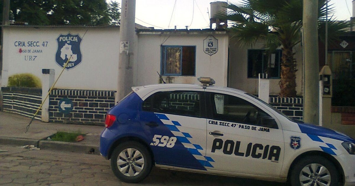 Atacó a golpes a su expareja, la amenazó y le robó el celular