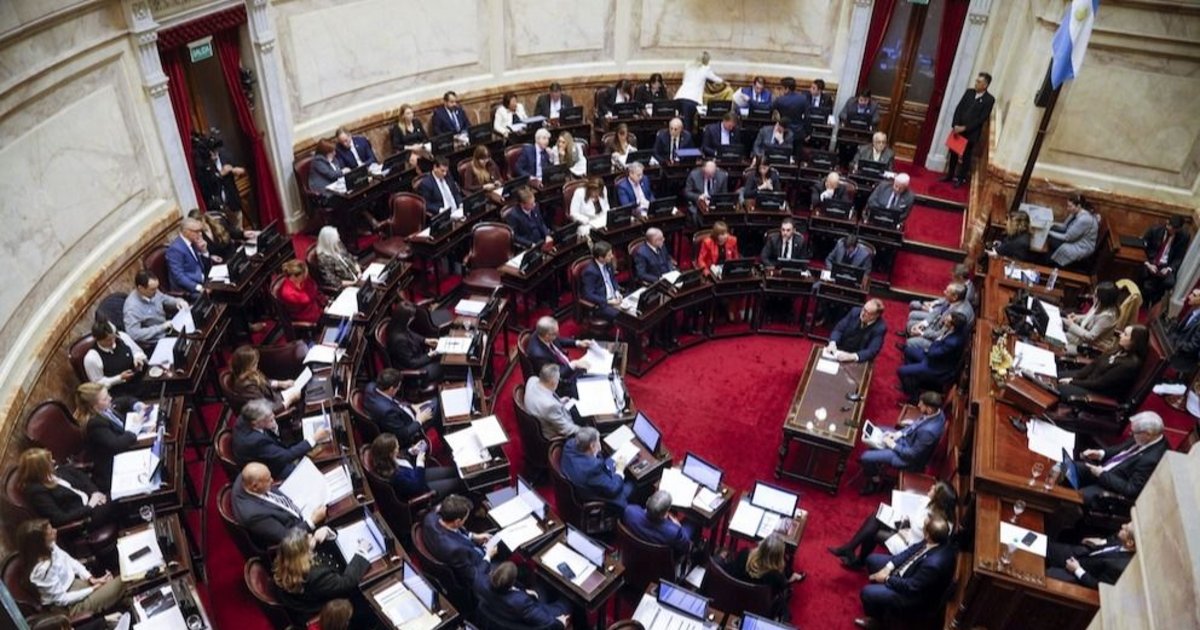 Qué dice el proyecto de Sturzenegger que divide a oficialismo y oposición
