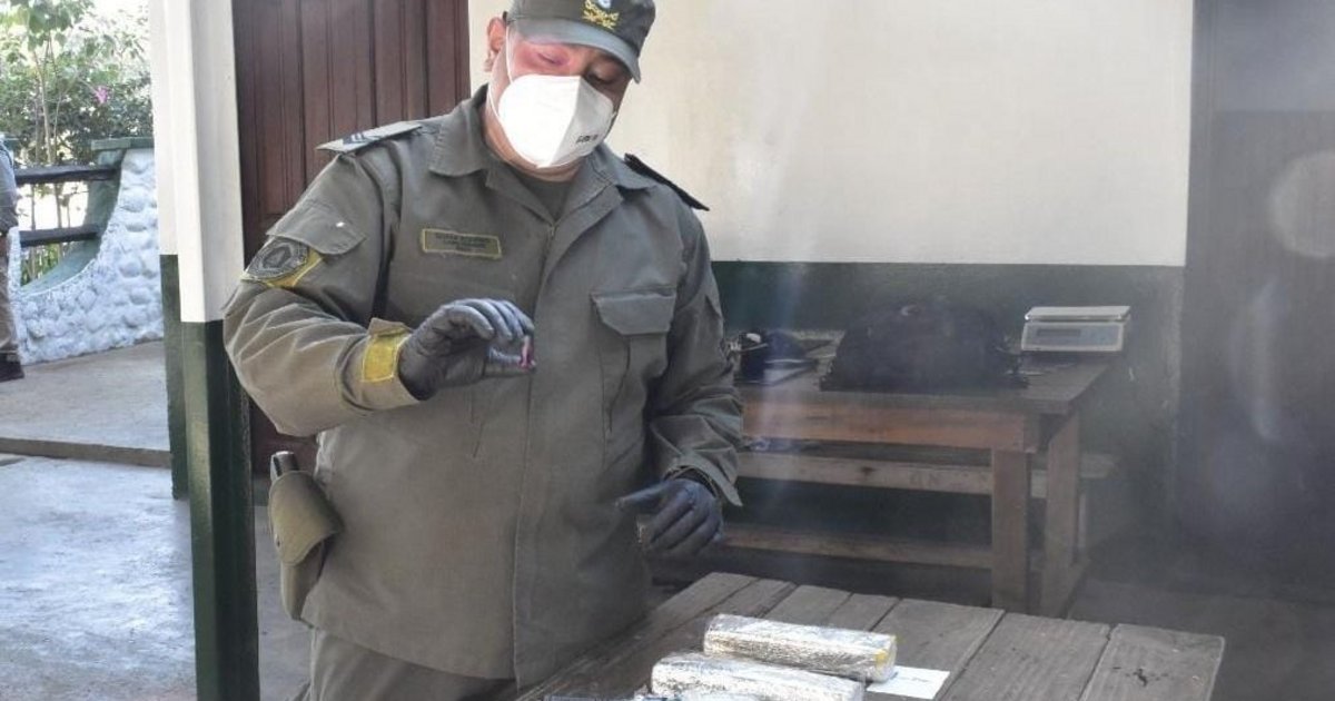 Gendarmes secuestraron más de tres kilos de cocaína