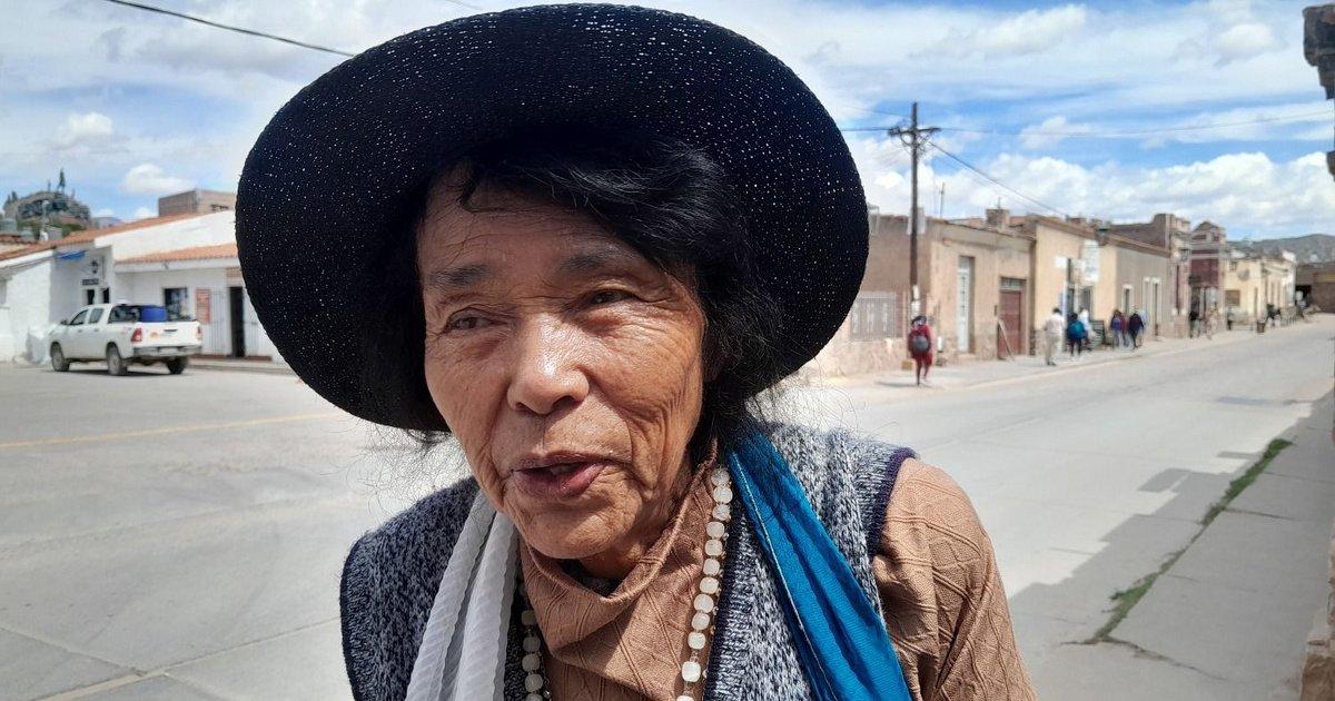 Homenaje a la coplera Argentina Paredes en Uquía