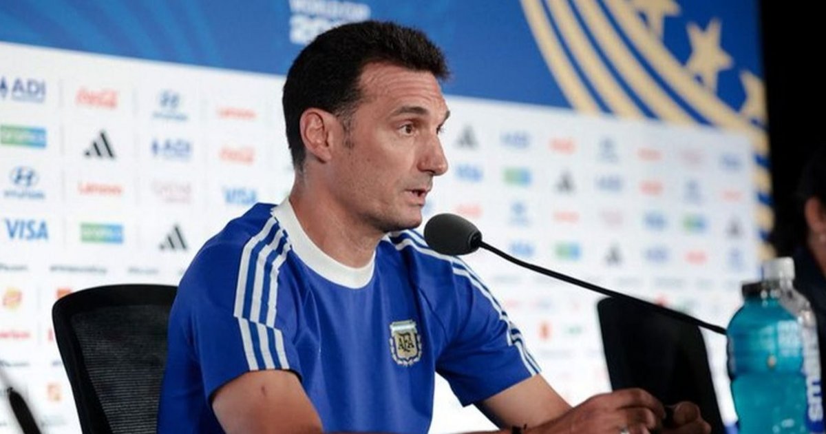 La Selección argentina entrena bajo la lluvia, mientras que España cancela la práctica