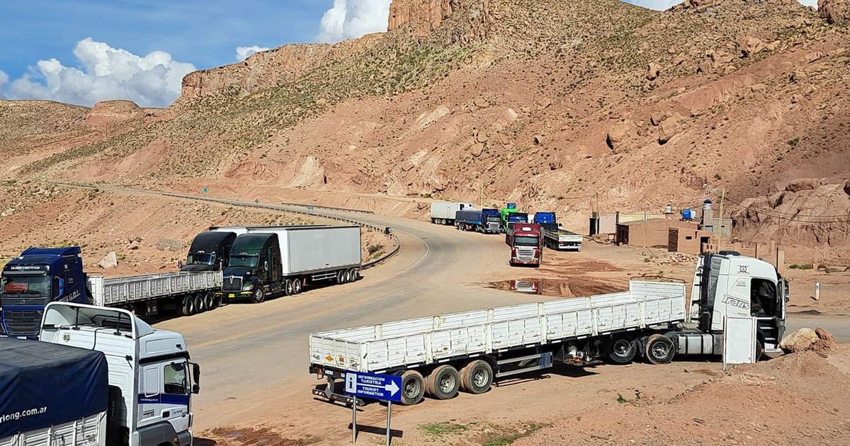 Cierran el Paso de Jama para camiones por fuertes vientos