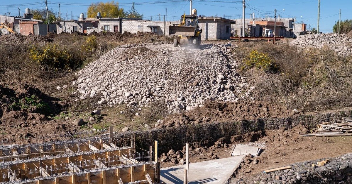 Alto Comedero avanza con la obra de cuatro puentes alcantarilla clave