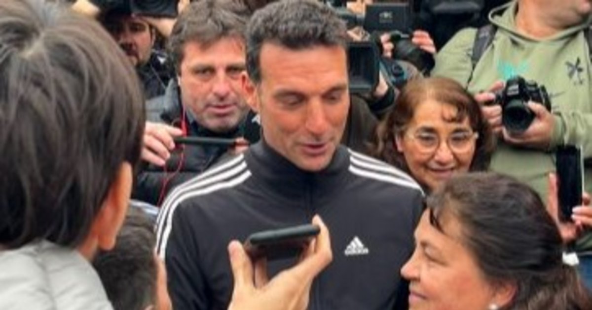 Entre lagrimas y aplausos recibieron a Scaloni en Pujato