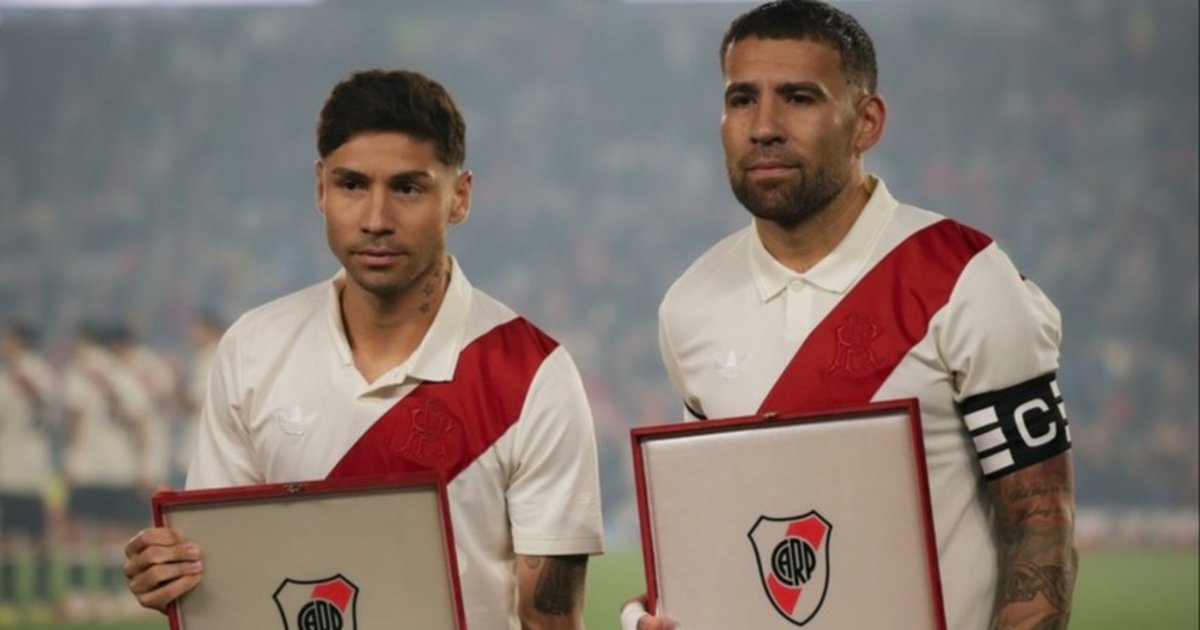 Nicolás Otamendi debutó con ovación en River y fue condecorado junto a Gonzalo Montiel
