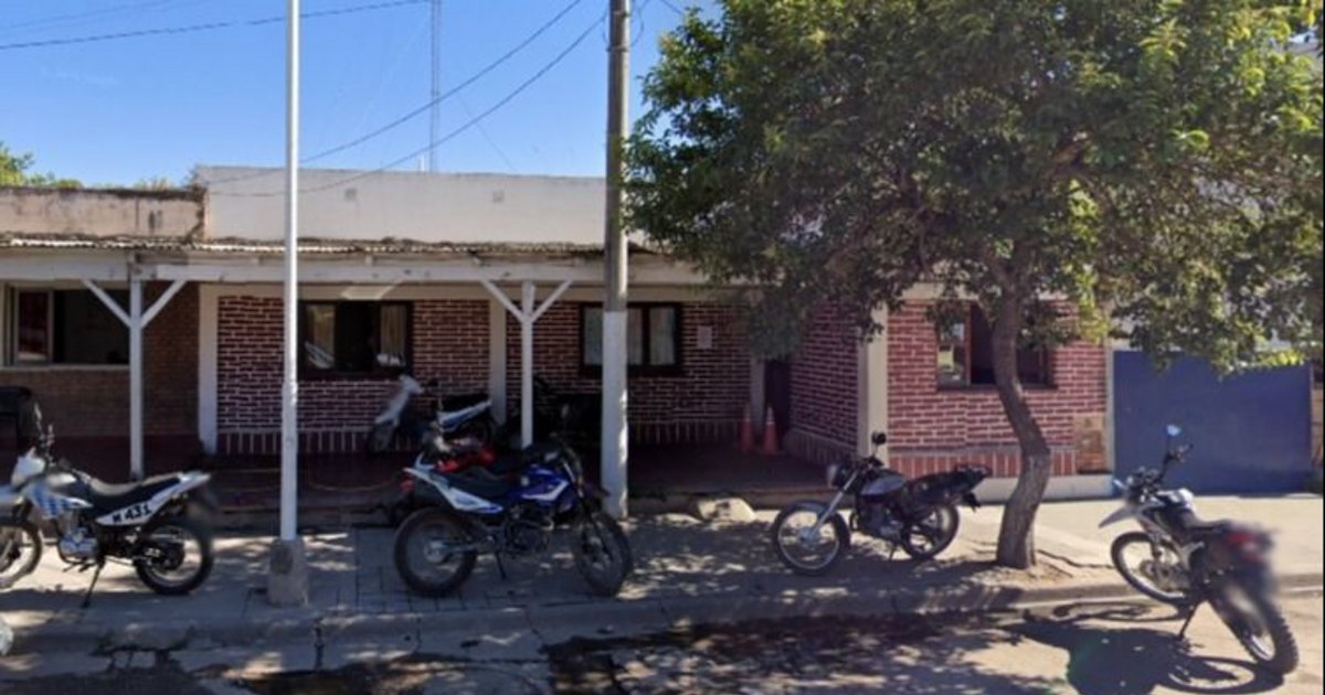 Motociclista herido tras chocar con camioneta