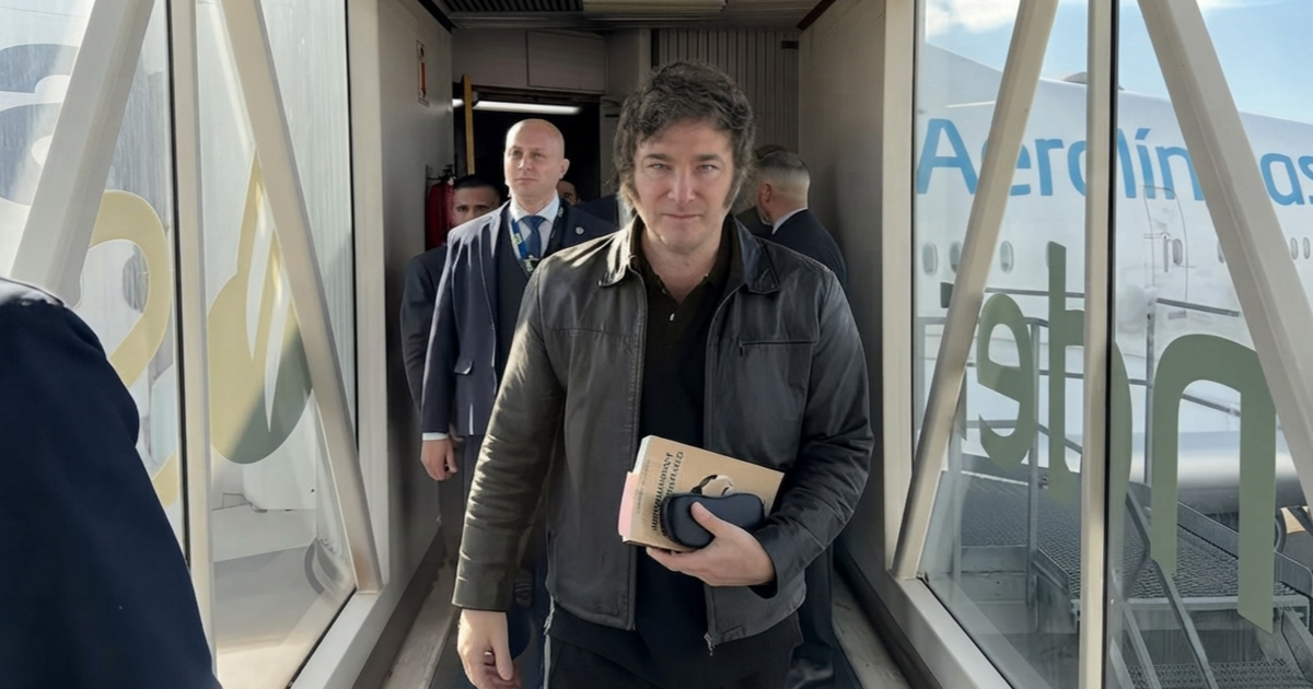 Javier Milei viajó a Lima para asistir a la asunción de Keiko Fujimori
