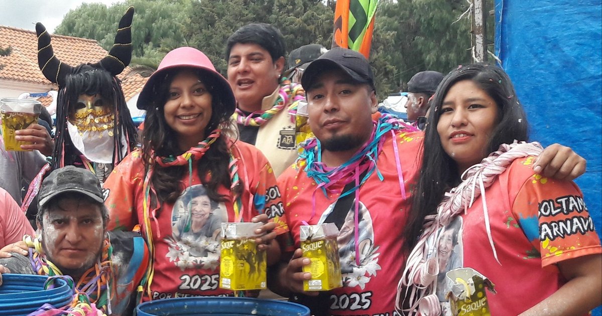 &amp;quot;Flor de lirio&amp;quot; invitó a chayar su mojón en Humahuaca