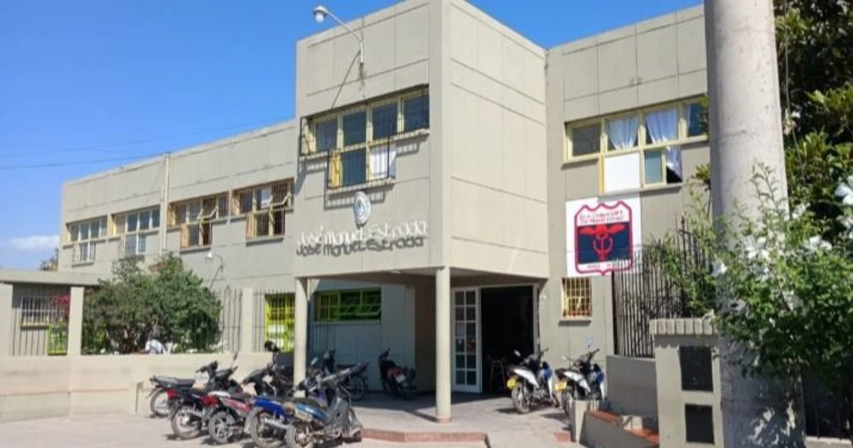 Salvaje agresión a una alumna de la Escuela de Comercio de Perico