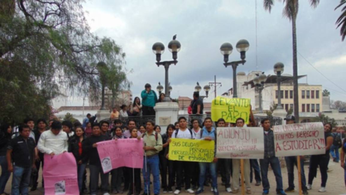 Se acordó la solución pero igual marcharon | Adiunju, docentes universitarios, Impuesto a las Ganancias, Universidad Nacional de Jujuy, Administración Federal de Ingresos Públicos, AFIP