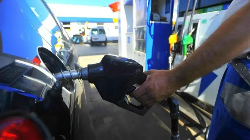 La nafta y el gasoil aumentarán hasta 4% promedio desde este lunes