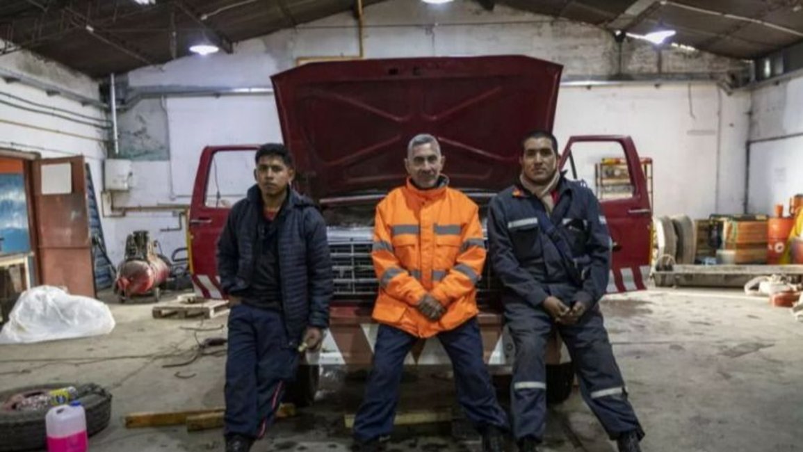 VIDEO Euforia en Santa Clara por la llegada de un camión de bomberos