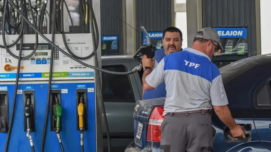 YPF aumenta el precio de los combustibles un 12,5% a partir de la medianoche
