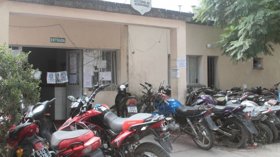 Joven fue golpeado y herido con un machete