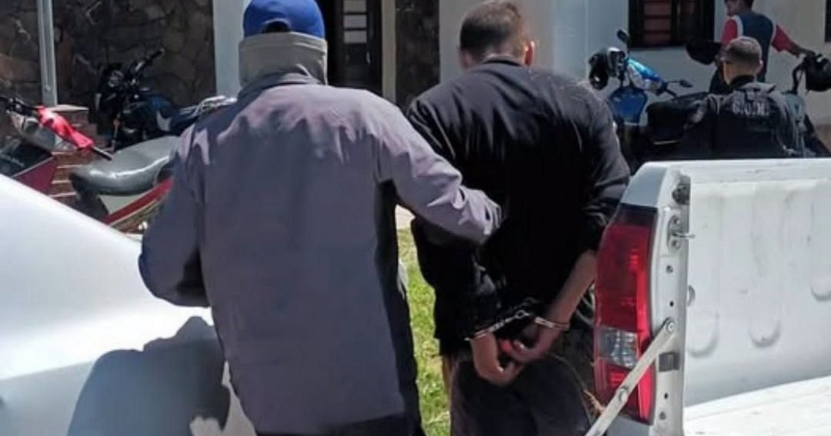 Tres detenidos y dos motos secuestradas