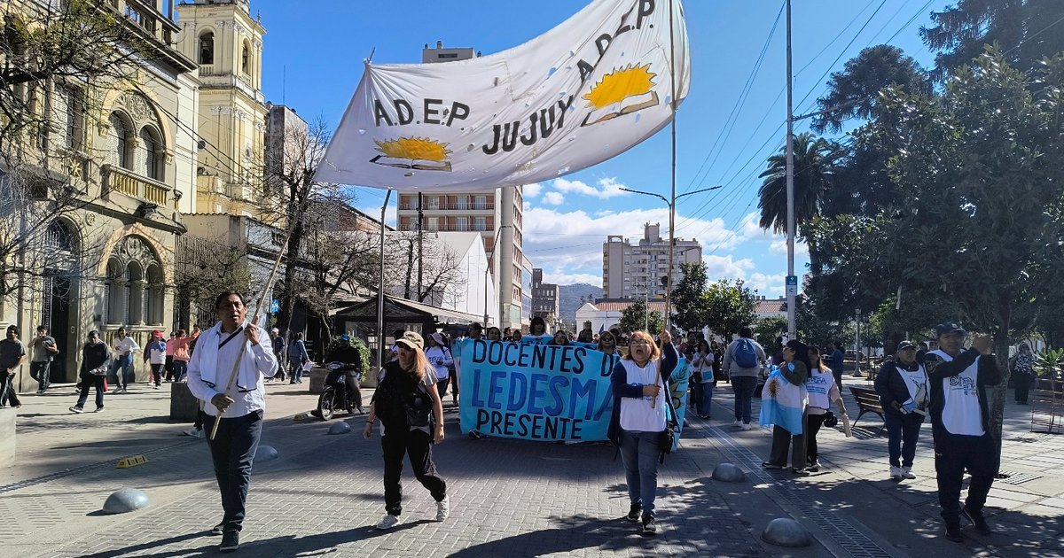 Gremios docentes y diversos sectores adhirieron al paro nacional en Jujuy