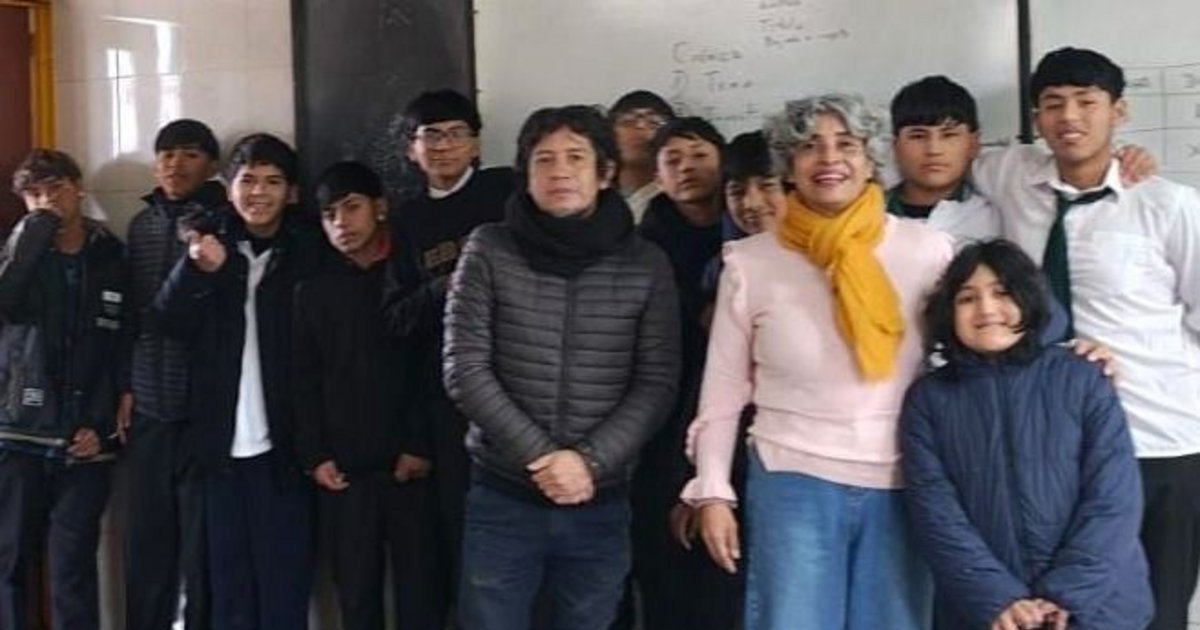 Charla taller sobre crónica en el “Provi” Nº 3