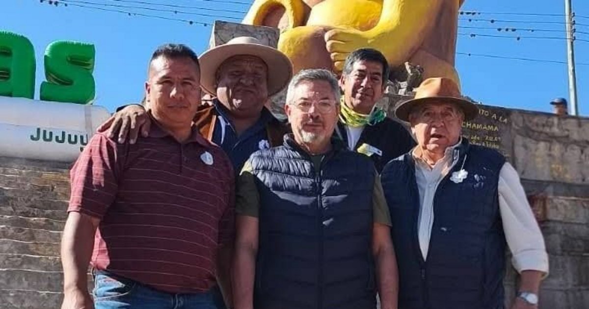 Festejo en el Encuentro de las culturas andinas con la Pacha