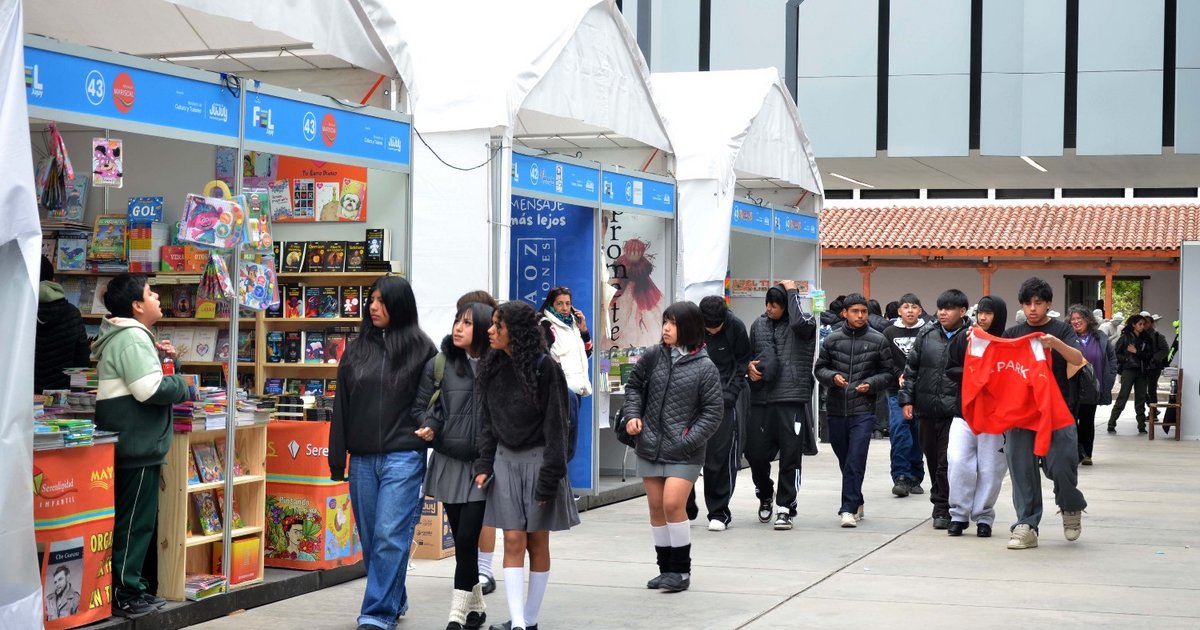 Estudiantes jujeños colmaron la Feria del Libro