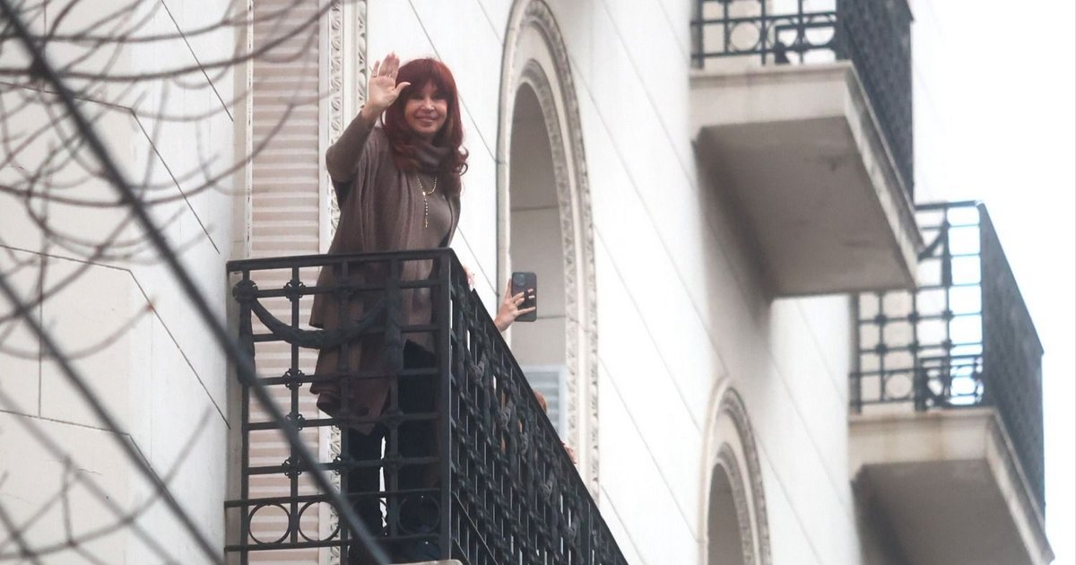 Embargan el departamento de San José 1111 donde Cristina Kirchner está en prisión domiciliaria