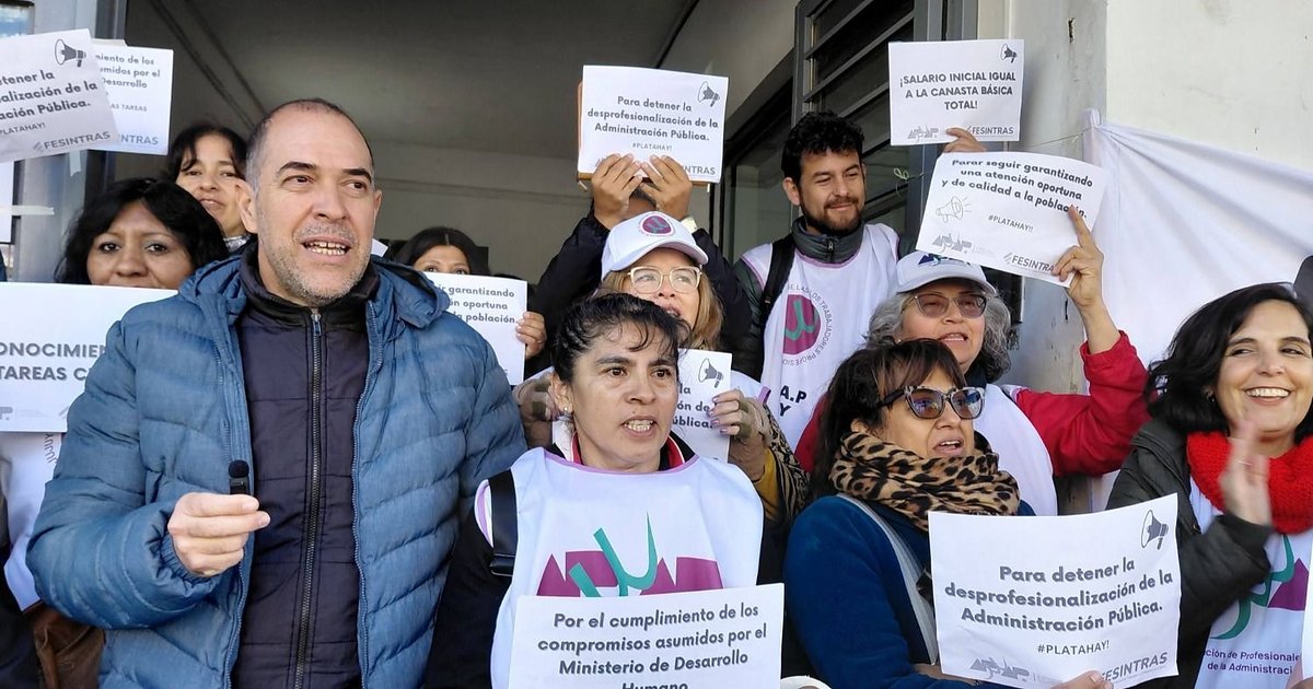 “Cartelazo” de profesionales de Apuap en Desarrollo Humano