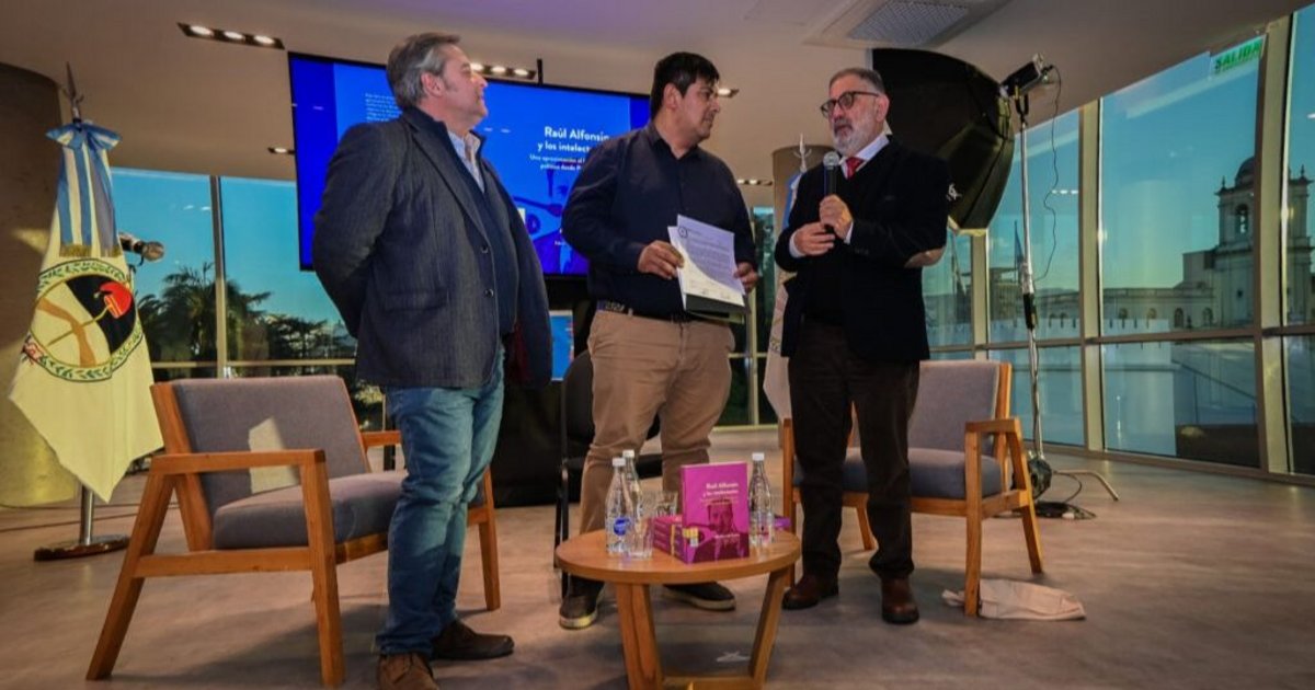 Intendente Jorge acompañó presentación de libro