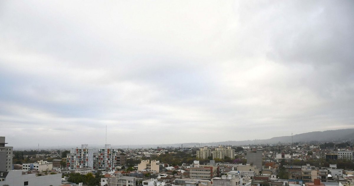 Día del Niño con cielo nublado