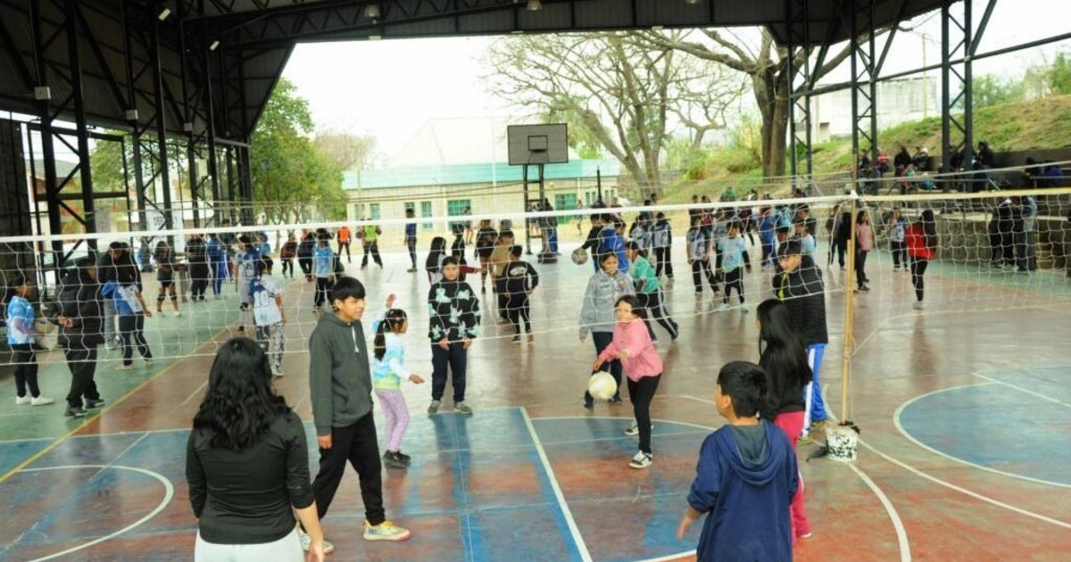 Vóley participativo en barrio Chijra