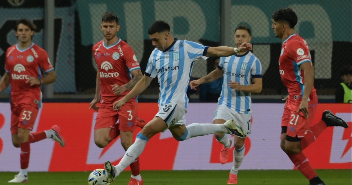 Racing Club derrotó ayer a Belgrano y está en cuartos