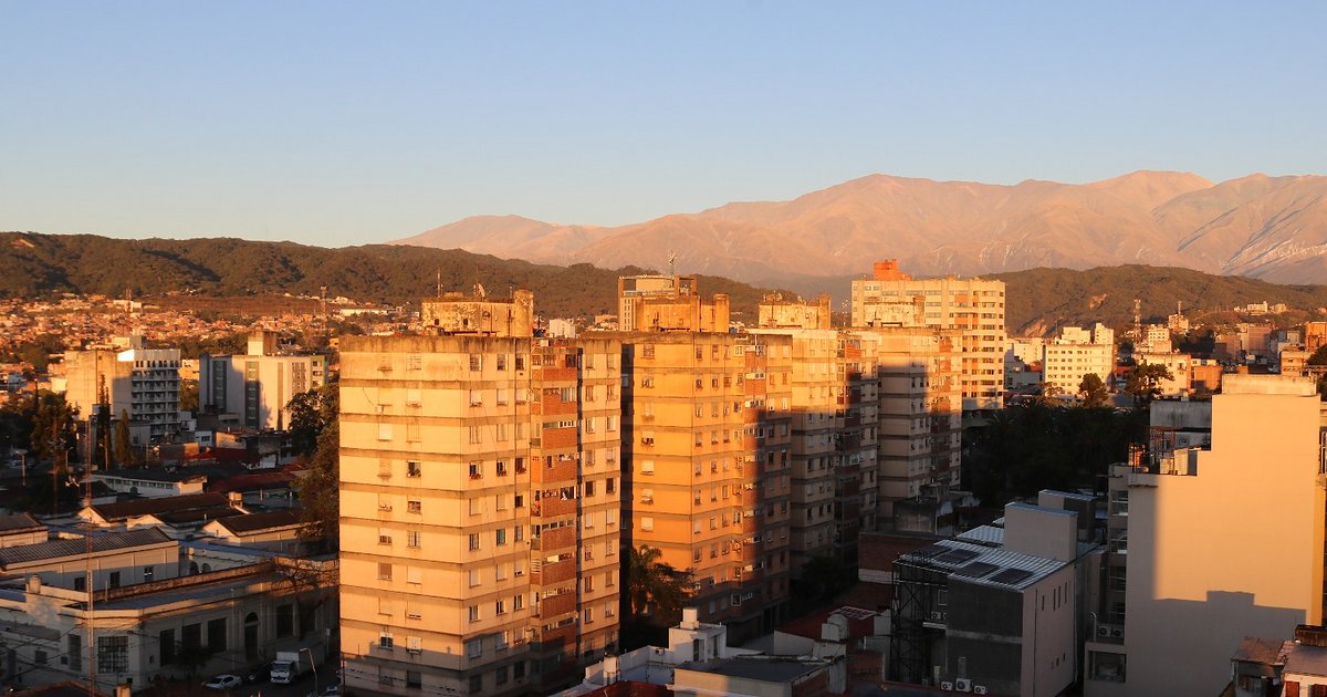 Tarde agradable en la capital y mucho frío en la Puna