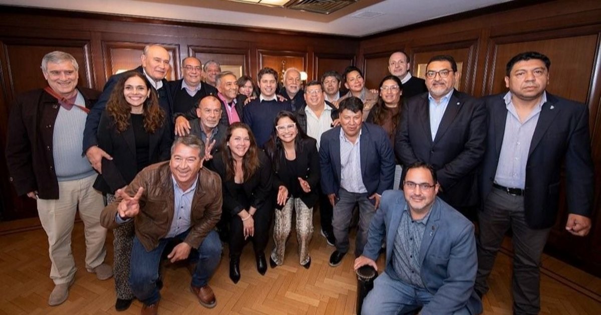 Gobernador Axel Kicillof recibió a dirigentes peronistas jujeños
