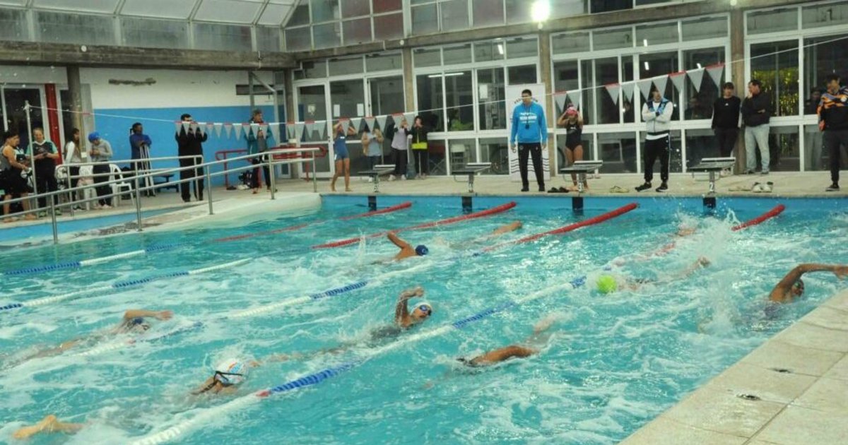 Jornada de Natación y Triatlón en el Natatorio Municipal