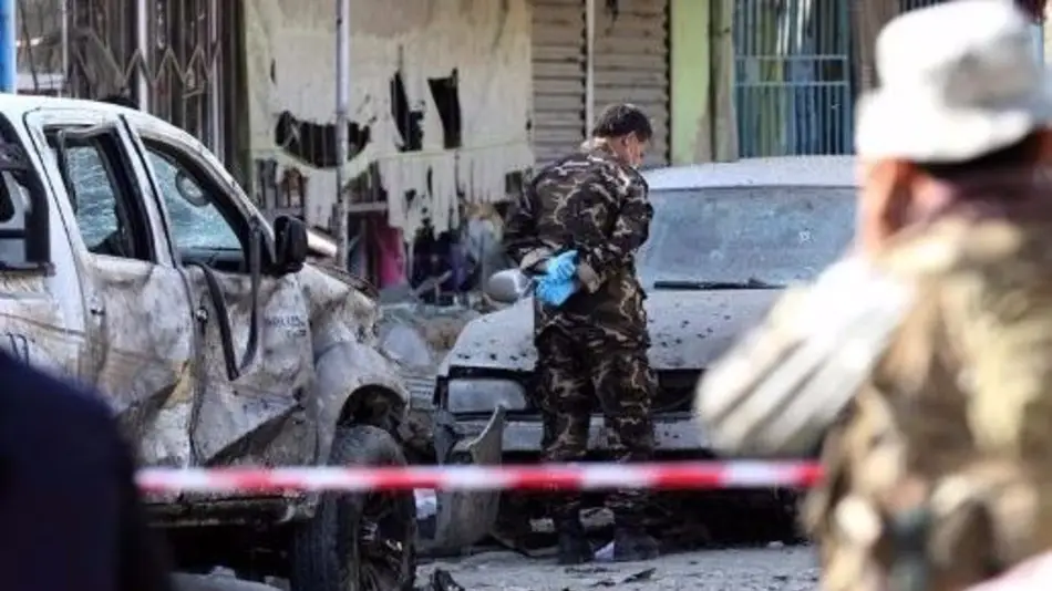 Un atacante suicida se detonó al momento de ser detenido y mató a cinco policías 