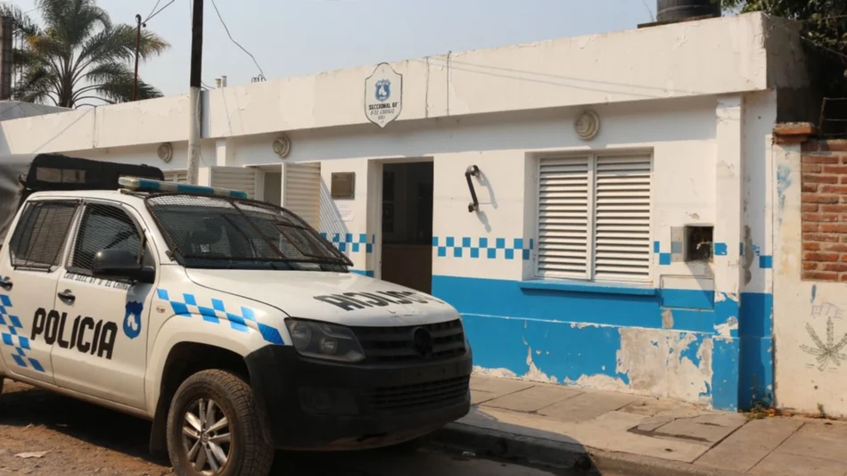 Joven atacada y apuñalada en el rostro por otra mujer