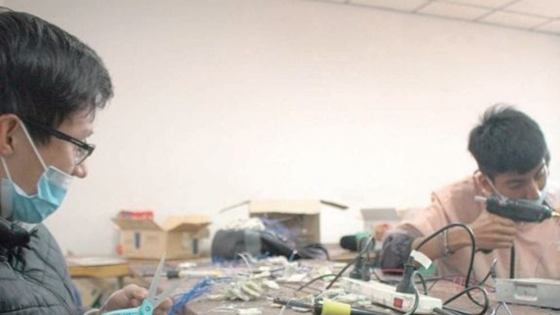 Instan a estudiantes a donar los materiales que no reutilizaron