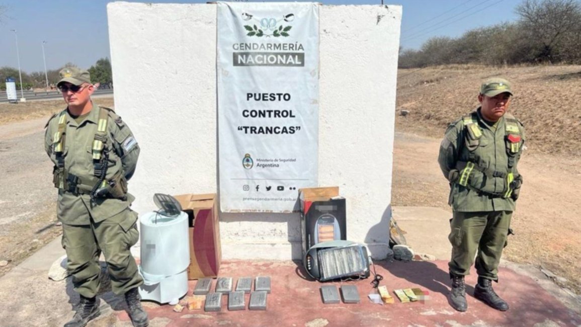 Detienen a una pareja que ocultaba 9 kilos de cocaína en un secarropa y en una estufa